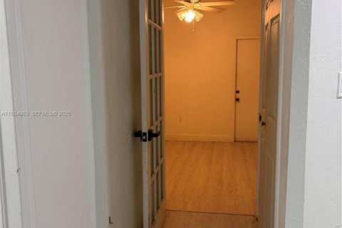 Touwnhouse à louer à Miami, Floride: 3 chambres, 132.85 m2 № 1933400 - photo 22