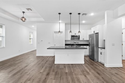 Casa en venta en Saint Petersburg, Florida, 4 dormitorios, 159.42 m2 № 2094515 - foto 7