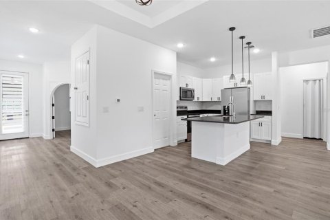 Casa en venta en Saint Petersburg, Florida, 4 dormitorios, 159.42 m2 № 2094515 - foto 13