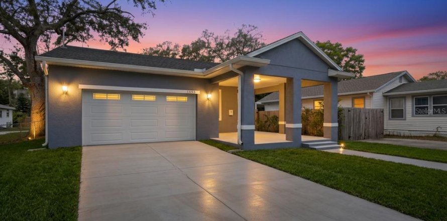 Casa en Saint Petersburg, Florida 4 dormitorios, 159.42 m2 № 2094515