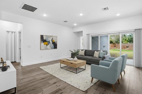 Casa en venta en Saint Petersburg, Florida, 4 dormitorios, 159.42 m2 № 2094515 - foto 4