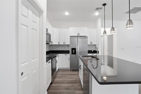 Casa en venta en Saint Petersburg, Florida, 4 dormitorios, 159.42 m2 № 2094515 - foto 11