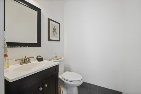 House in Plantation, Florida 3 bedrooms, 138.52 sq.m. № 1700010 - photo 16