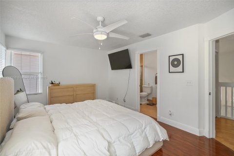 House in Plantation, Florida 3 bedrooms, 138.52 sq.m. № 1700010 - photo 25
