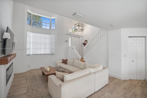 House in Plantation, Florida 3 bedrooms, 138.52 sq.m. № 1700010 - photo 15
