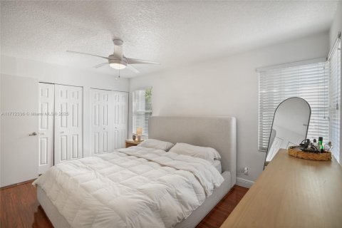 House in Plantation, Florida 3 bedrooms, 138.52 sq.m. № 1700010 - photo 26