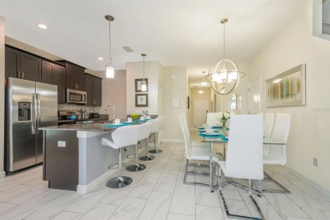 Townhouse in STOREY LAKE in Kissimmee, Florida 5 bedrooms, 197.7 sq.m. № 2092926 - photo 16