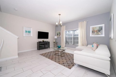 Townhouse in STOREY LAKE in Kissimmee, Florida 5 bedrooms, 197.7 sq.m. № 2092926 - photo 13