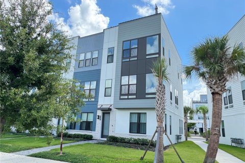 Townhouse in Orlando, Florida 3 bedrooms, 193.7 sq.m. № 2304793 - photo 4