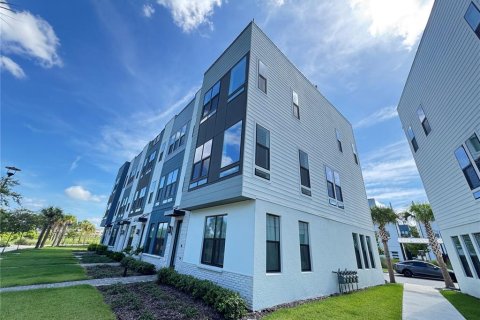 Townhouse in Orlando, Florida 3 bedrooms, 193.7 sq.m. № 2304793 - photo 5