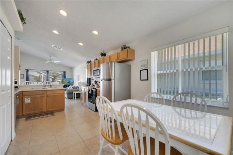 House in Davenport, Florida 4 bedrooms, 155.52 sq.m. № 1655129 - photo 28