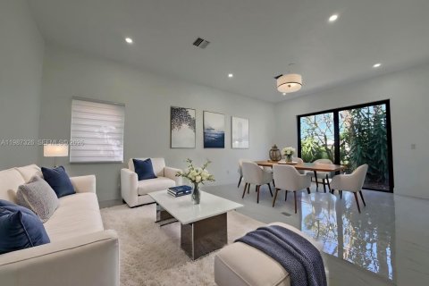 Villa ou maison à louer à Pembroke Pines, Floride: 5 chambres, 233.46 m2 № 2051542 - photo 5