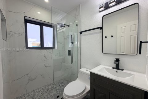 Villa ou maison à louer à Pembroke Pines, Floride: 5 chambres, 233.46 m2 № 2051542 - photo 13