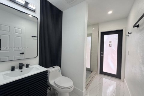 Villa ou maison à louer à Pembroke Pines, Floride: 5 chambres, 233.46 m2 № 2051542 - photo 7