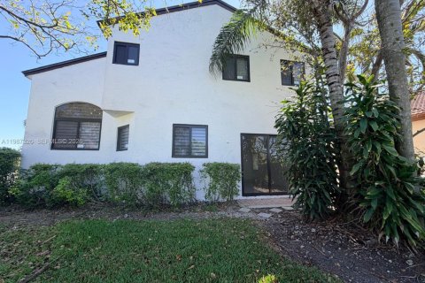 Villa ou maison à louer à Pembroke Pines, Floride: 5 chambres, 233.46 m2 № 2051542 - photo 15