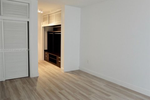Copropriété à louer à North Miami, Floride: 1 chambre, 85.47 m2 № 1878618 - photo 7