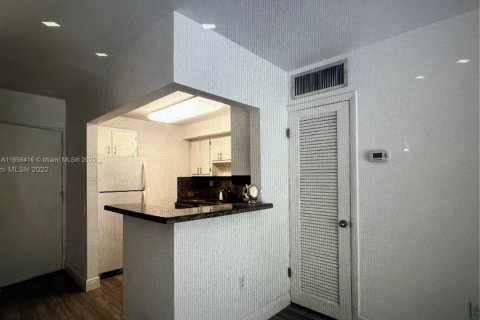 Copropriété à louer à North Miami, Floride: 1 chambre, 85.47 m2 № 1878618 - photo 2