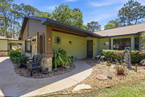 House in Weeki Wachee, Florida 3 bedrooms, 198.81 sq.m. № 2214930 - photo 13