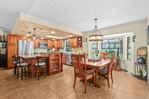 House in Weeki Wachee, Florida 3 bedrooms, 198.81 sq.m. № 2214930 - photo 20