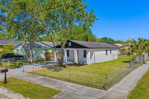House in Tampa, Florida 3 bedrooms, 97.55 sq.m. № 1768091 - photo 27