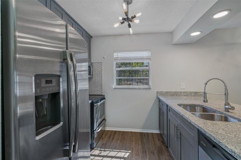 House in Tampa, Florida 3 bedrooms, 97.55 sq.m. № 1768091 - photo 6