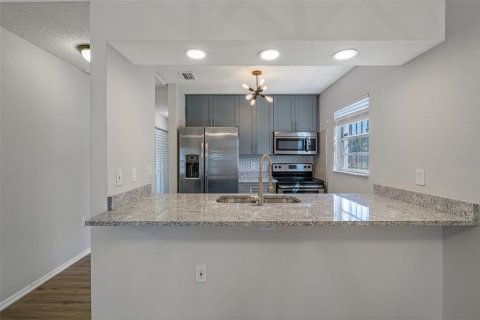 House in Tampa, Florida 3 bedrooms, 97.55 sq.m. № 1768091 - photo 3