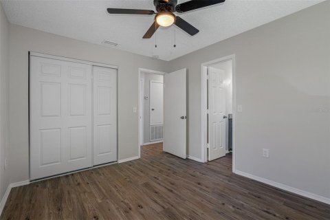 House in Tampa, Florida 3 bedrooms, 97.55 sq.m. № 1768091 - photo 17