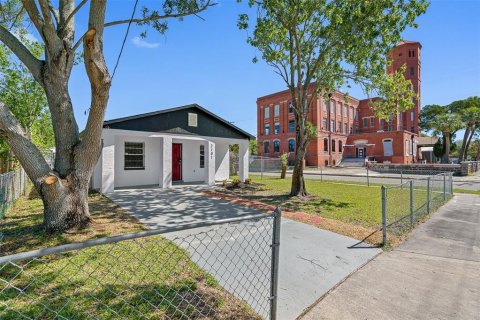 House in Tampa, Florida 3 bedrooms, 97.55 sq.m. № 1768091 - photo 19