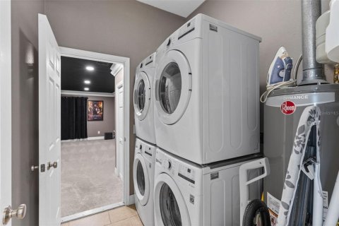 Villa ou maison à vendre à Kissimmee, Floride: 5 chambres, 203.36 m2 № 2398720 - photo 12