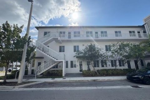 Condo in Doral, Florida, 3 bedrooms in LANDMARK  № 2049787