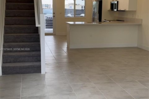 Condo in Doral, Florida, 3 bedrooms in LANDMARK  № 2049787 - photo 3