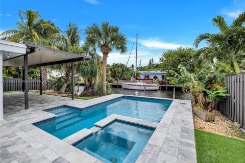 House in Fort Lauderdale, Florida 3 bedrooms № 1954098 - photo 1