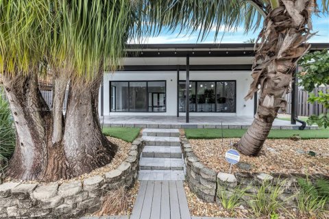 House in Fort Lauderdale, Florida 3 bedrooms № 1954098 - photo 27