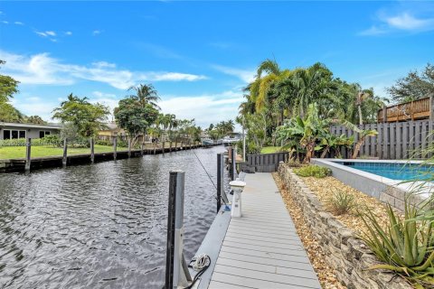 House in Fort Lauderdale, Florida 3 bedrooms № 1954098 - photo 2