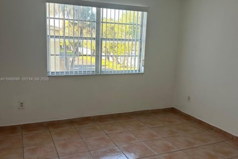 Copropriété à louer à Doral, Floride: 2 chambres, 98.48 m2 № 2050721 - photo 8