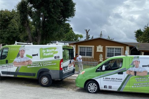 Commercial property in North Miami Beach, Florida № 1958626 - photo 5