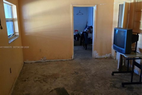 Купить виллу или дом в Майами-Гарденс, Флорида 5 спален, 155.52м2, № 2050530 - фото 24