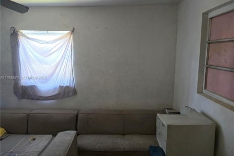 Купить виллу или дом в Майами-Гарденс, Флорида 5 спален, 155.52м2, № 2050530 - фото 28