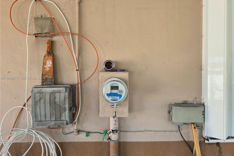 Купить виллу или дом в Майами-Гарденс, Флорида 5 спален, 155.52м2, № 2050530 - фото 8