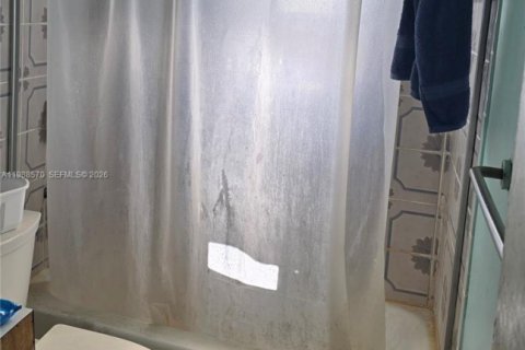 Купить виллу или дом в Майами-Гарденс, Флорида 5 спален, 155.52м2, № 2050530 - фото 26