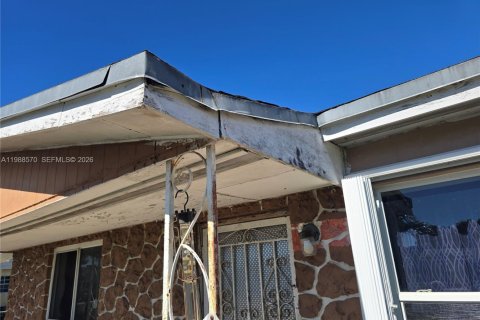 Купить виллу или дом в Майами-Гарденс, Флорида 5 спален, 155.52м2, № 2050530 - фото 9