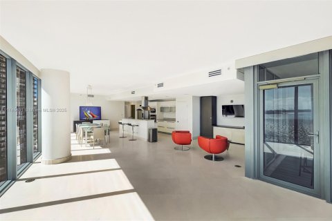 Condominio en venta en Miami, Florida, 2 dormitorios, 173.73 m2 № 1707740 - foto 23