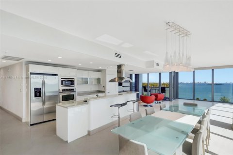 Condominio en venta en Miami, Florida, 2 dormitorios, 173.73 m2 № 1707740 - foto 7