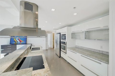 Condominio en venta en Miami, Florida, 2 dormitorios, 173.73 m2 № 1707740 - foto 8