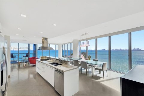 Condominio en venta en Miami, Florida, 2 dormitorios, 173.73 m2 № 1707740 - foto 2