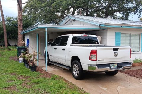 Villa ou maison à louer à Titusville, Floride: 3 chambres, 111.48 m2 № 2394180 - photo 2