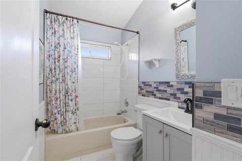 House in Lutz, Florida 4 bedrooms, 174.75 sq.m. № 2238594 - photo 30