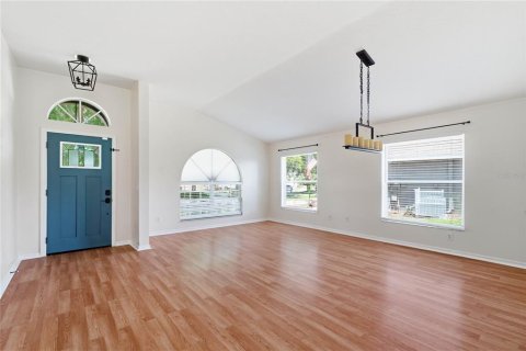 House in Lutz, Florida 4 bedrooms, 174.75 sq.m. № 2238594 - photo 9