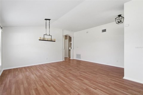 House in Lutz, Florida 4 bedrooms, 174.75 sq.m. № 2238594 - photo 7