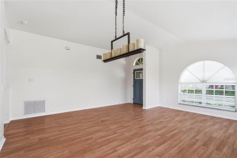 House in Lutz, Florida 4 bedrooms, 174.75 sq.m. № 2238594 - photo 8